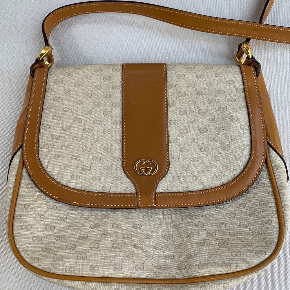 Authentic Vintage Gucci leather GG canvas logo
